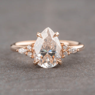 pear moissanite 