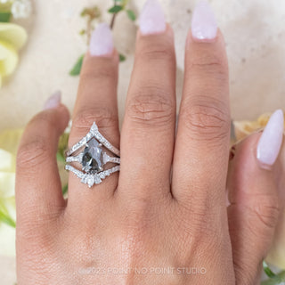 Birdie Wedding Ring, Platinum