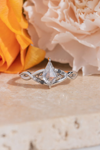 Custom Kite Ombre Wisteria Setting