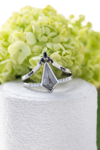 black diamond ring women's