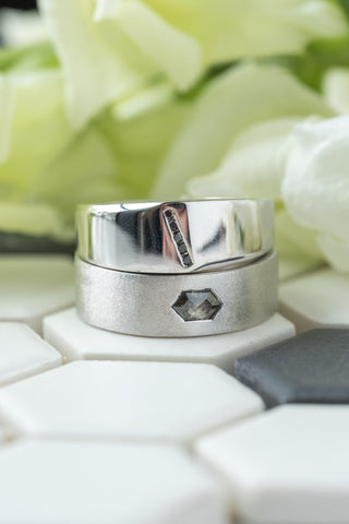 Black Diamond Mens Waved Signet Ring, Platinum