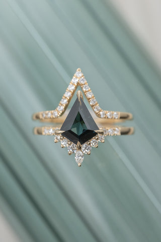 17 Diamond Large Victoria Band, 14K Yellow Gold