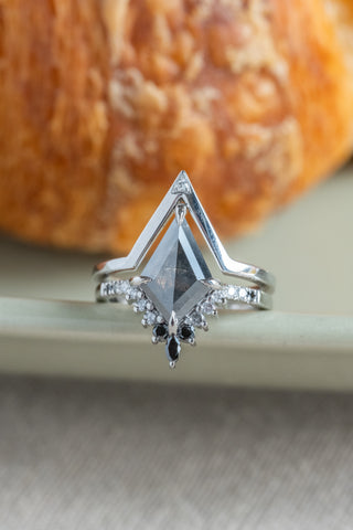 Single Diamond Victoria Wedding Band, Platinum