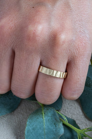 4mm 14k Yellow Gold Mens Wedding Band, Wood Grain Matte