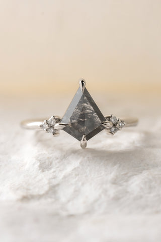 black diamond ring women's