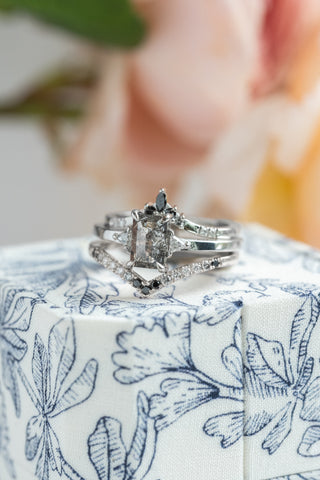 Vivian Wedding Ring, 15 Diamond Mirror Ombre