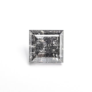 Salt and pepper diamond