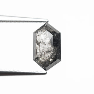 Salt and pepper diamond