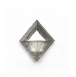 Salt and pepper diamond