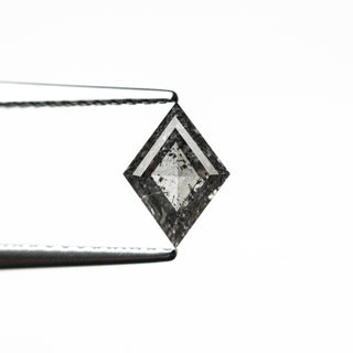 Salt and pepper lozenge diamond