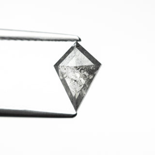 Salt and pepper diamond
