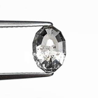 Geometric Salt and Pepper Diamond