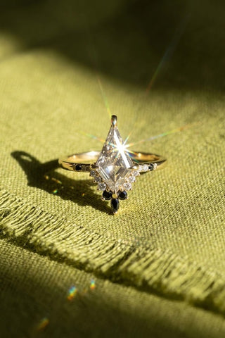 Kite Lab Diamond Engagement Ring, Ombre Avaline Setting