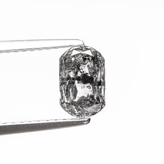 Salt and pepper diamond