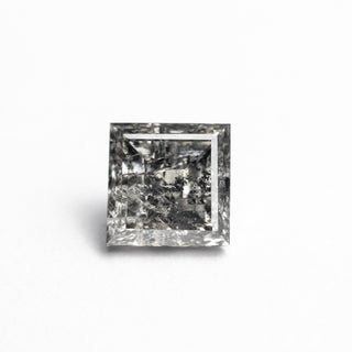 Salt and pepper diamond