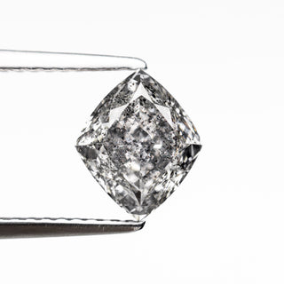 Salt and pepper diamond
