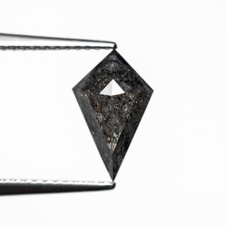 Salt and pepper kite diamond
