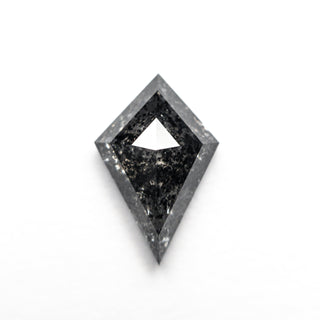 Salt and pepper diamond