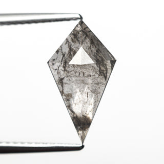 Salt and pepper kite diamond