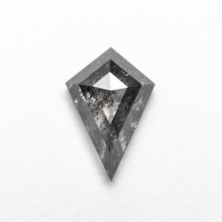 Salt and pepper diamond