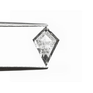 Light salt and pepper diamond
