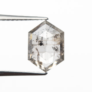 Salt and pepper diamond
