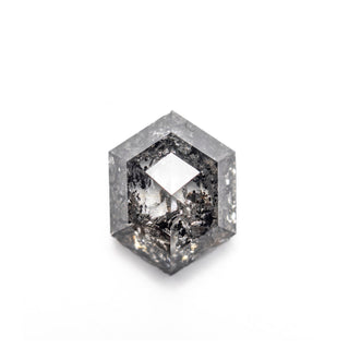 Salt and pepper diamond