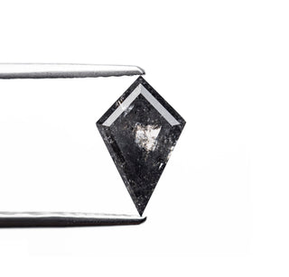 Salt and pepper diamond