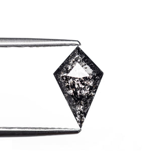 Salt and pepper diamond