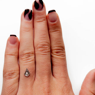 Salt and pepper kite diamond