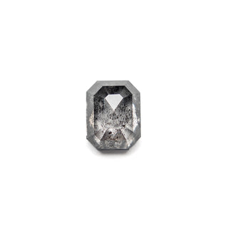 Salt and pepper diamond