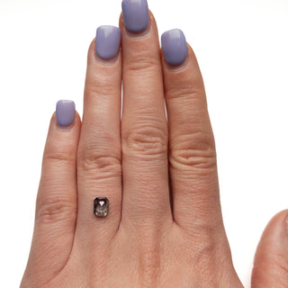 Salt and pepper diamond