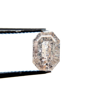 Salt and pepper diamond
