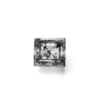 Salt and pepper diamond