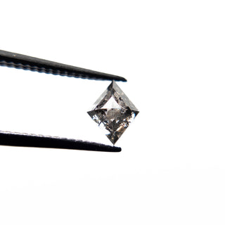 Salt and pepper lozenge diamond