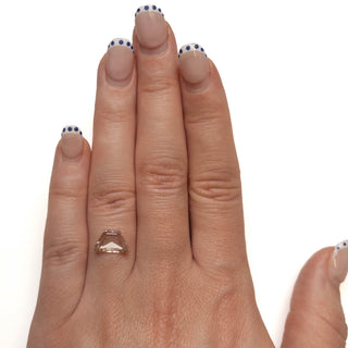 Clear geometric diamond