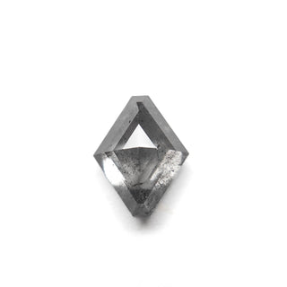 Salt and pepper diamond