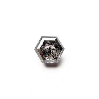 Salt and pepper diamond