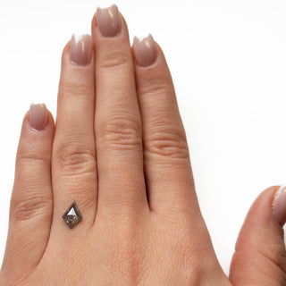 Salt and pepper kite diamond