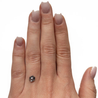 Salt and pepper diamond