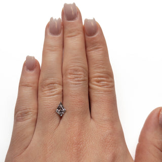 Salt and pepper kite diamond