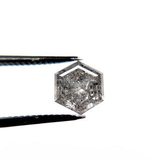 Salt and pepper diamond