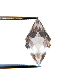 Lozenge shaped morganite
