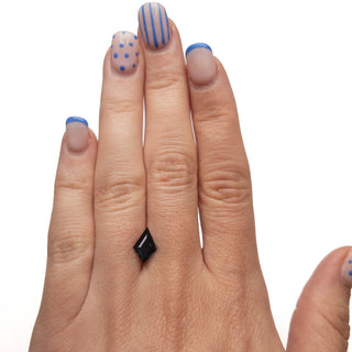 Kite shaped sapphire
