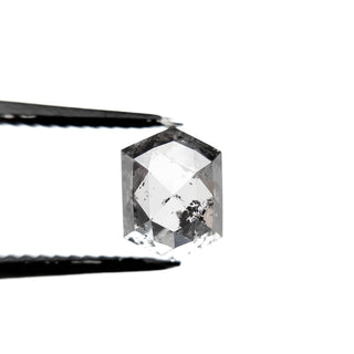 Salt and pepper diamond