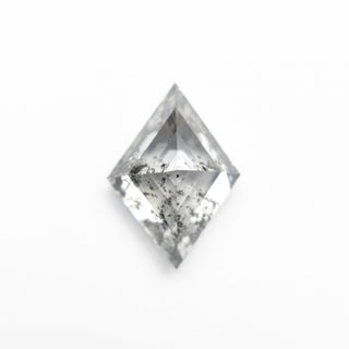 Salt and pepper diamond