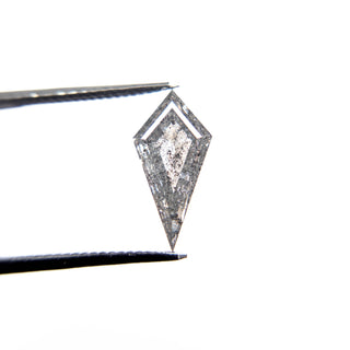 Salt and pepper diamond