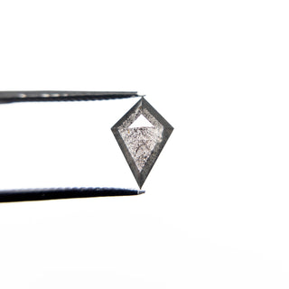 Salt and pepper diamond