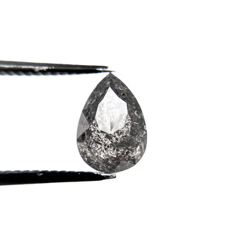 Salt and pepper diamond