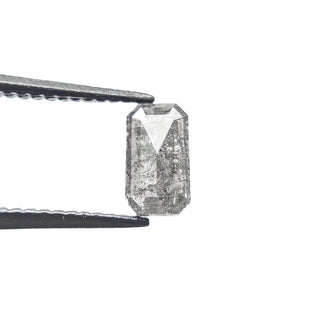 Salt and pepper diamond